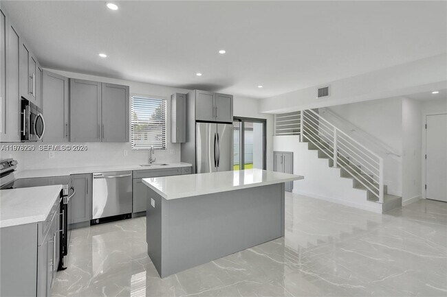 Building Photo - 18455 SW 117th Ct