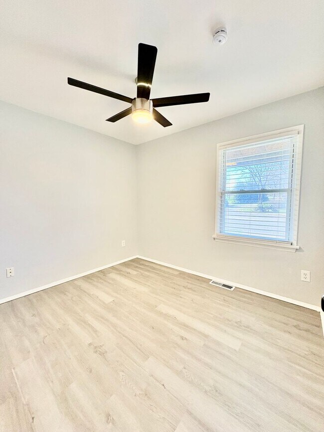 Building Photo - Freshly Renovated 4-Bedroom Home in the Hazelwood School District