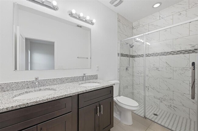 Building Photo - 304 Begonia Ct