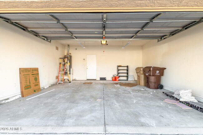 Building Photo - 11023 W Loma Ln