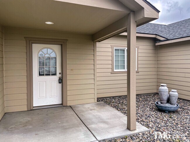 Building Photo - 3BD Ranch in Desirable Pasco Neighborhood