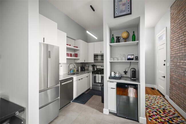 Building Photo - 815 Rutger St