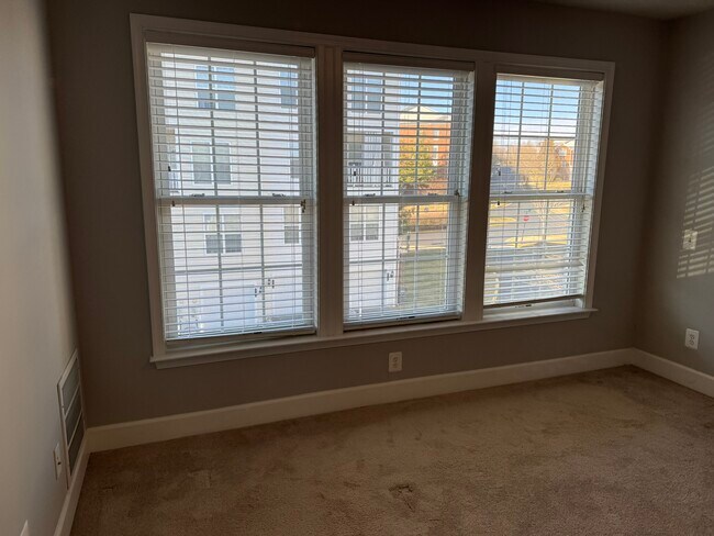 Building Photo - 14828 Potomac Branch Dr