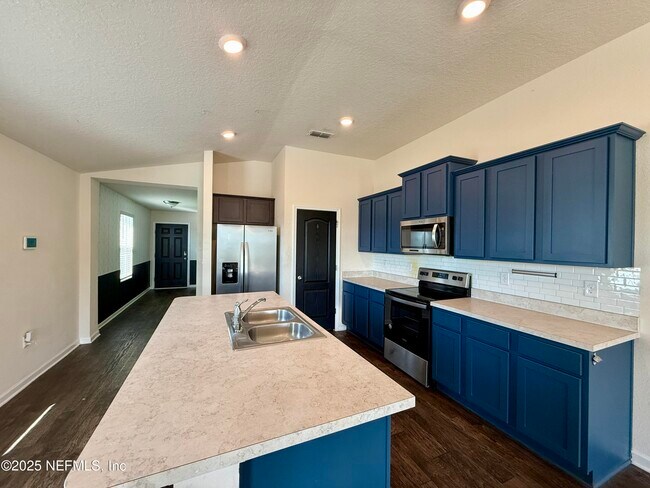 Building Photo - 2917 Buck Creek Pl