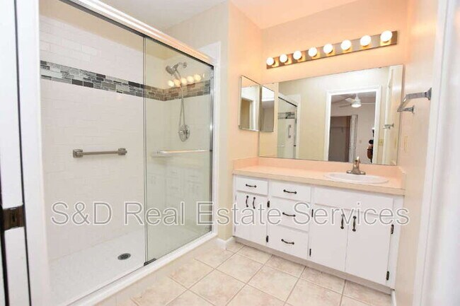 Building Photo - 2210 Harbor Town Ln