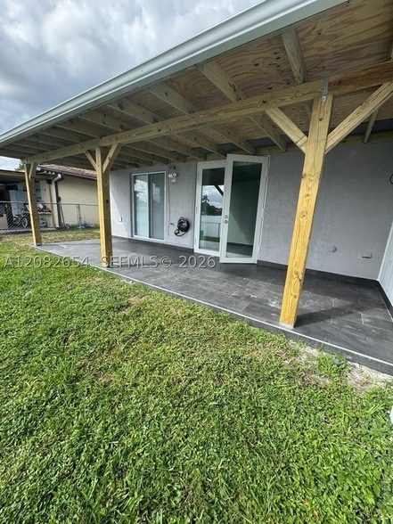Building Photo - 2520 SW 55th St