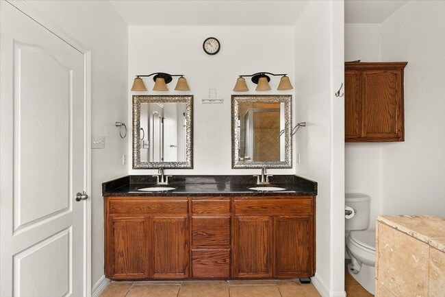 Building Photo - 6901 Anastasia Dr