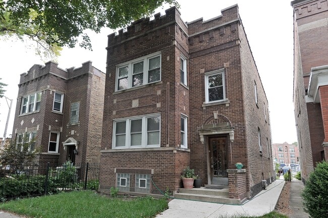 Primary Photo - 3725 N Bernard St