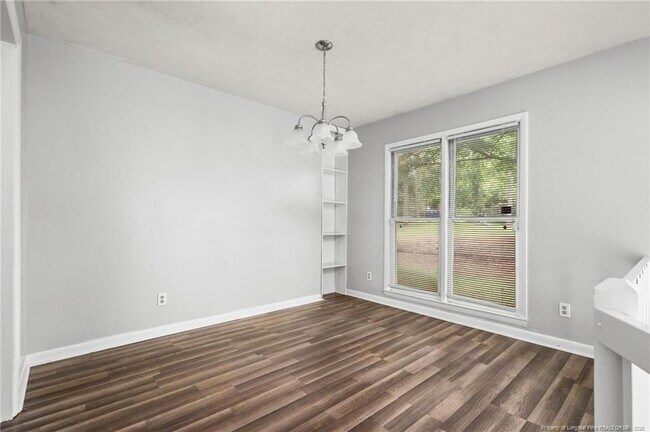 Building Photo - 920 Inglewood Ln