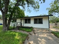 Building Photo - 108 Easy St