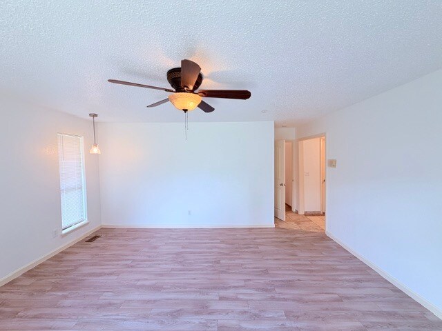 Building Photo - 12301 Arrowhead Ter
