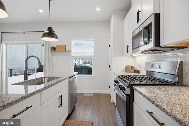 Building Photo - 17 Sage Wy