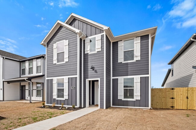 Building Photo - 257 S Harrogate Ln