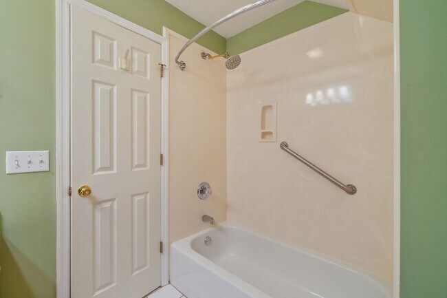 Building Photo - 7037 Mooreland Ct