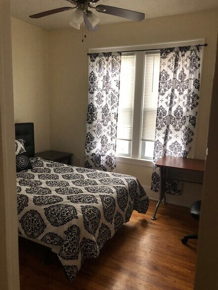 Building Photo - 1526 E Genesee St