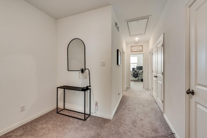 Building Photo - 2514 Barnwood Ln