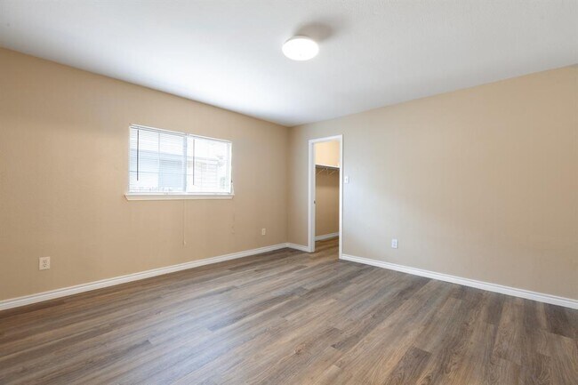 Building Photo - 1328 Water Spaniel Way
