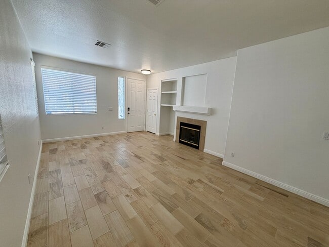 Building Photo - Cute and cozy 2 bedroom 2 bathroom condo