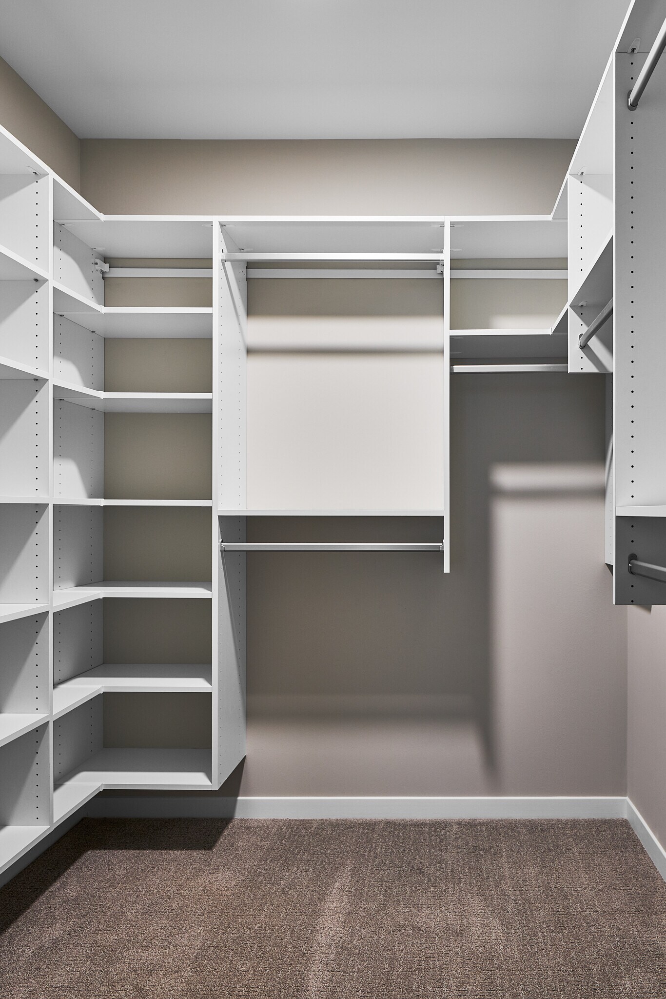 Building Photo - 2630 N Hackett Ave