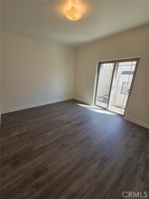 Building Photo - 10220 Samoa Ave