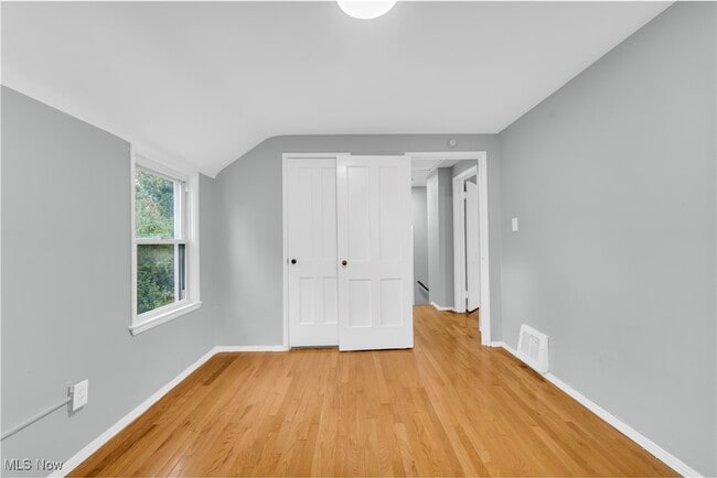 Building Photo - 19415 Shakerwood Rd