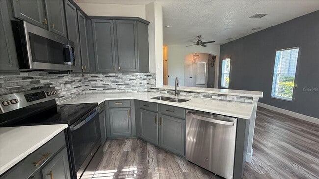 Building Photo - 1941 Brancaster Cir