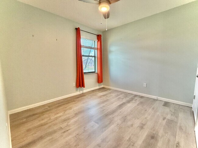 Building Photo - Spacious Home in Crystal Bay offering 4 bedrooms with upgrades throughout