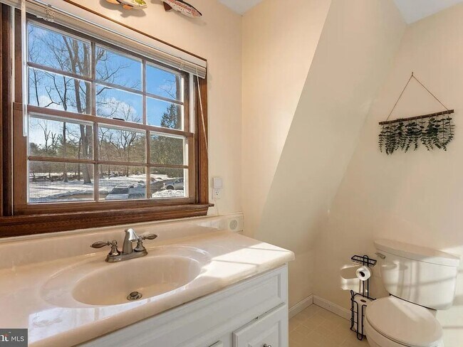 Building Photo - Charming 3-Bed/2-Bath Home in Upper Makefield Township. Available NOW!