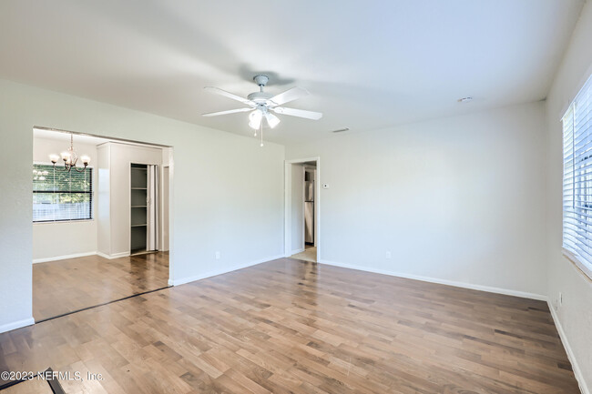 Building Photo - 6371 Sauterne Dr