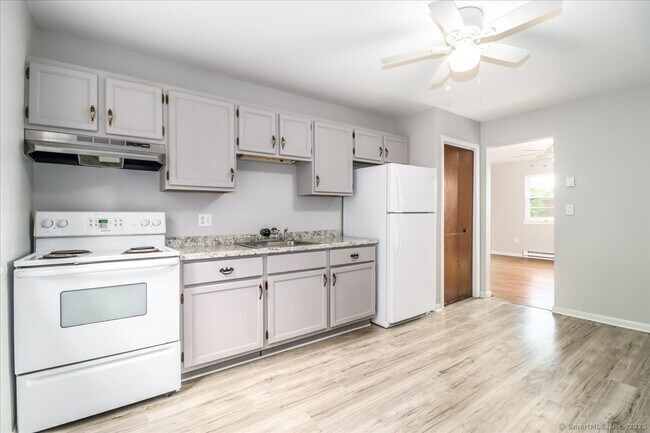 Building Photo - 96 Belair Dr