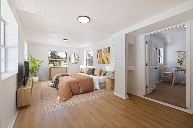 Building Photo - 2710 22nd Ave S