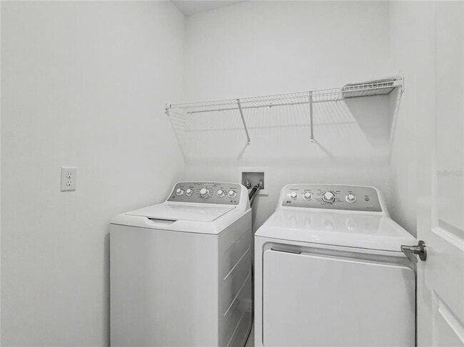 Building Photo - 1931 Rosewood Cir