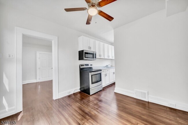 Building Photo - 1451 Franklin St