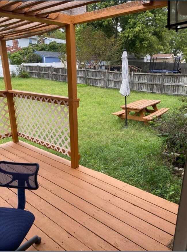 Building Photo - 7726 Acrocomia Dr