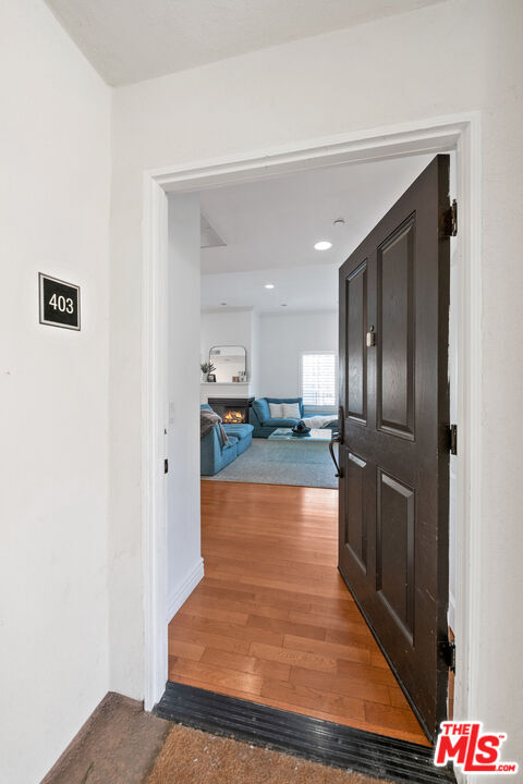 Building Photo - 1135 Rexford Dr