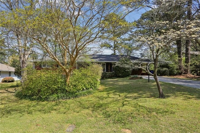 Building Photo - 2888 Bonanza Dr