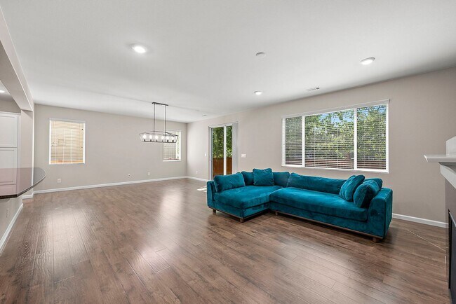 Building Photo - Lacey/Hawks Prairie 4 bedroom 2381 SF home...