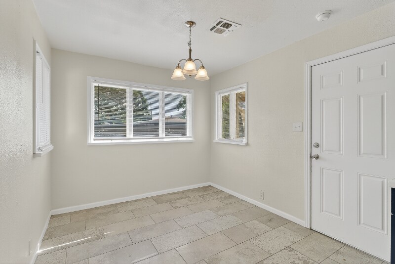 Building Photo - 4634 Weir Dr