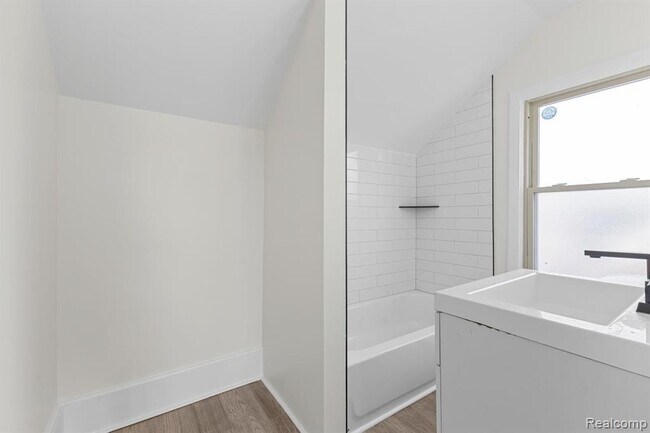 Building Photo - 1936 Atkinson St