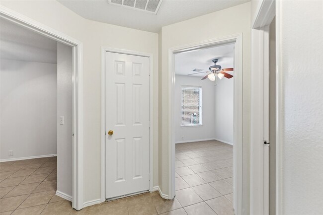 Building Photo - 21219 Somerset Park Ln