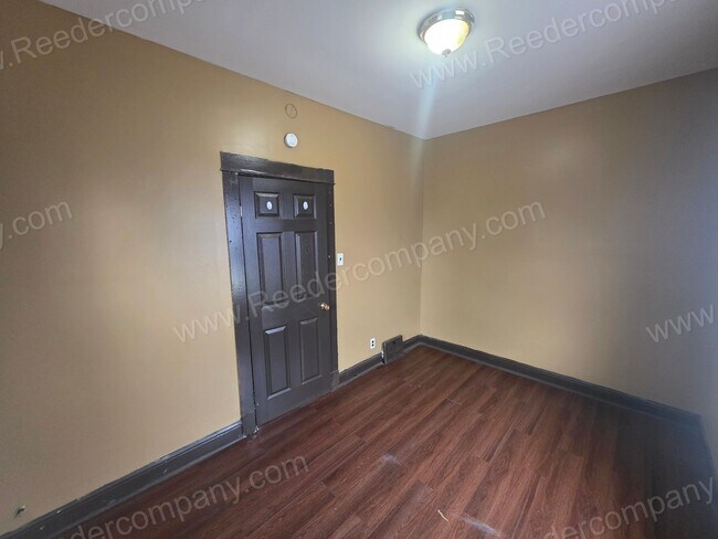 Building Photo - 4854 Tod Ave