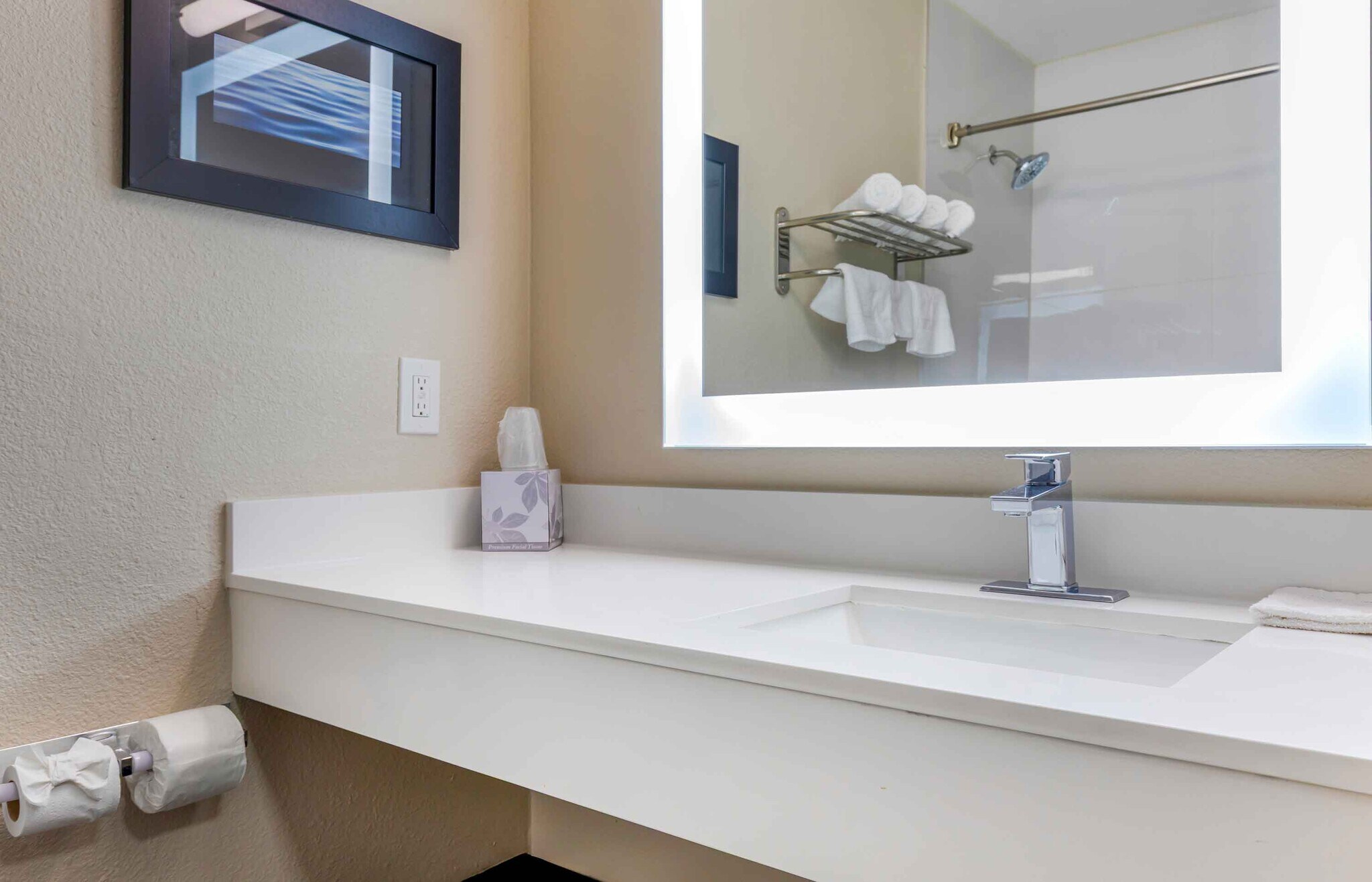 Building Photo - Furnished Studio-Arlington