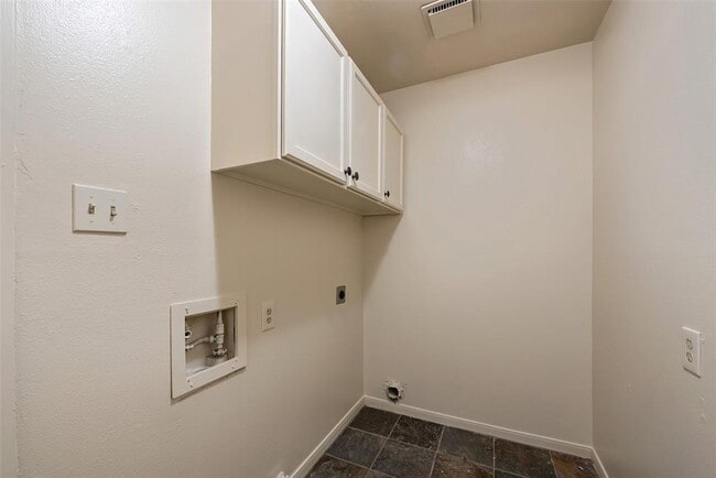 Building Photo - 1 Bellbird Ct