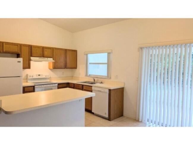 Building Photo - Duplex