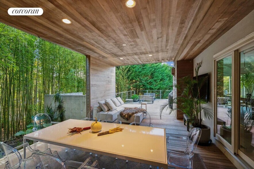 Building Photo - 10 Three Mile Harbor Hog Creek Rd