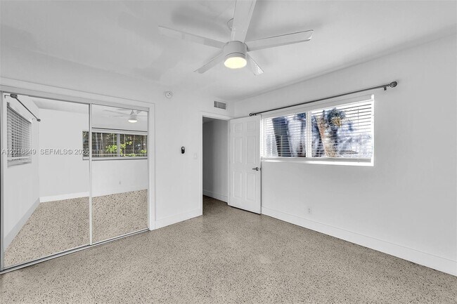 Building Photo - 1550 SW 23rd Ct