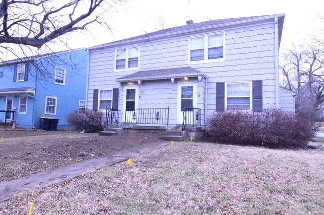 Building Photo - March FREE On This 3 Bedroom 2 Bath Duplex