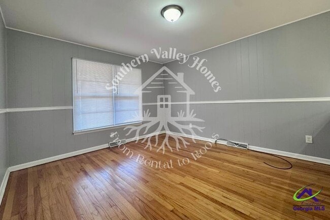 Building Photo - 305 Sparta St