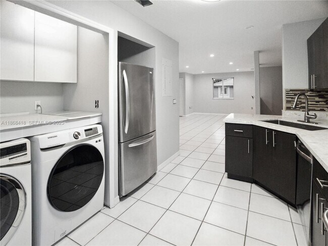 Building Photo - 5755 NW 109th Ave