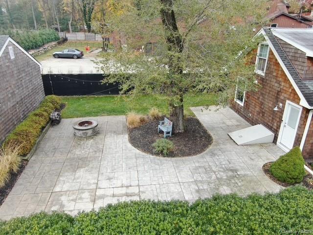 Building Photo - 414 Thompson St